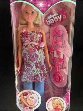 Steffi Love Welcome Baby pregnant maternity expecting barbie style fashion doll
